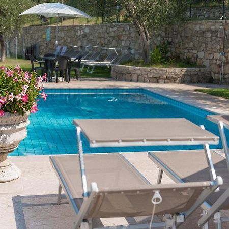 Agricampeggio Relax Maxicaravan Кастеллетто-ди-Бренцоне Экстерьер фото