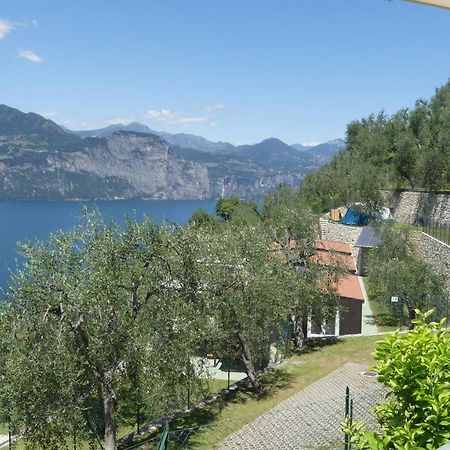 Agricampeggio Relax Maxicaravan Кастеллетто-ди-Бренцоне Экстерьер фото