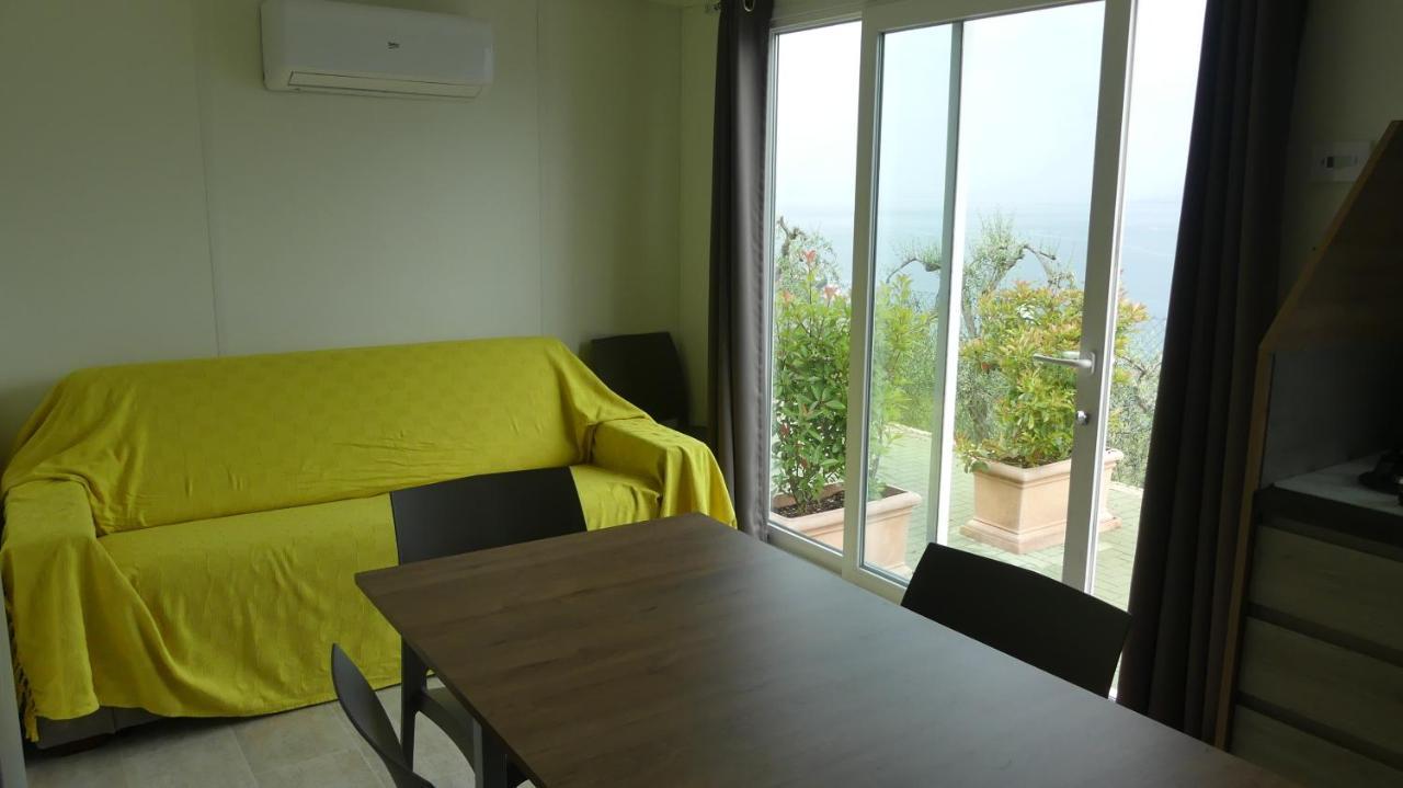 Agricampeggio Relax Maxicaravan Кастеллетто-ди-Бренцоне Экстерьер фото