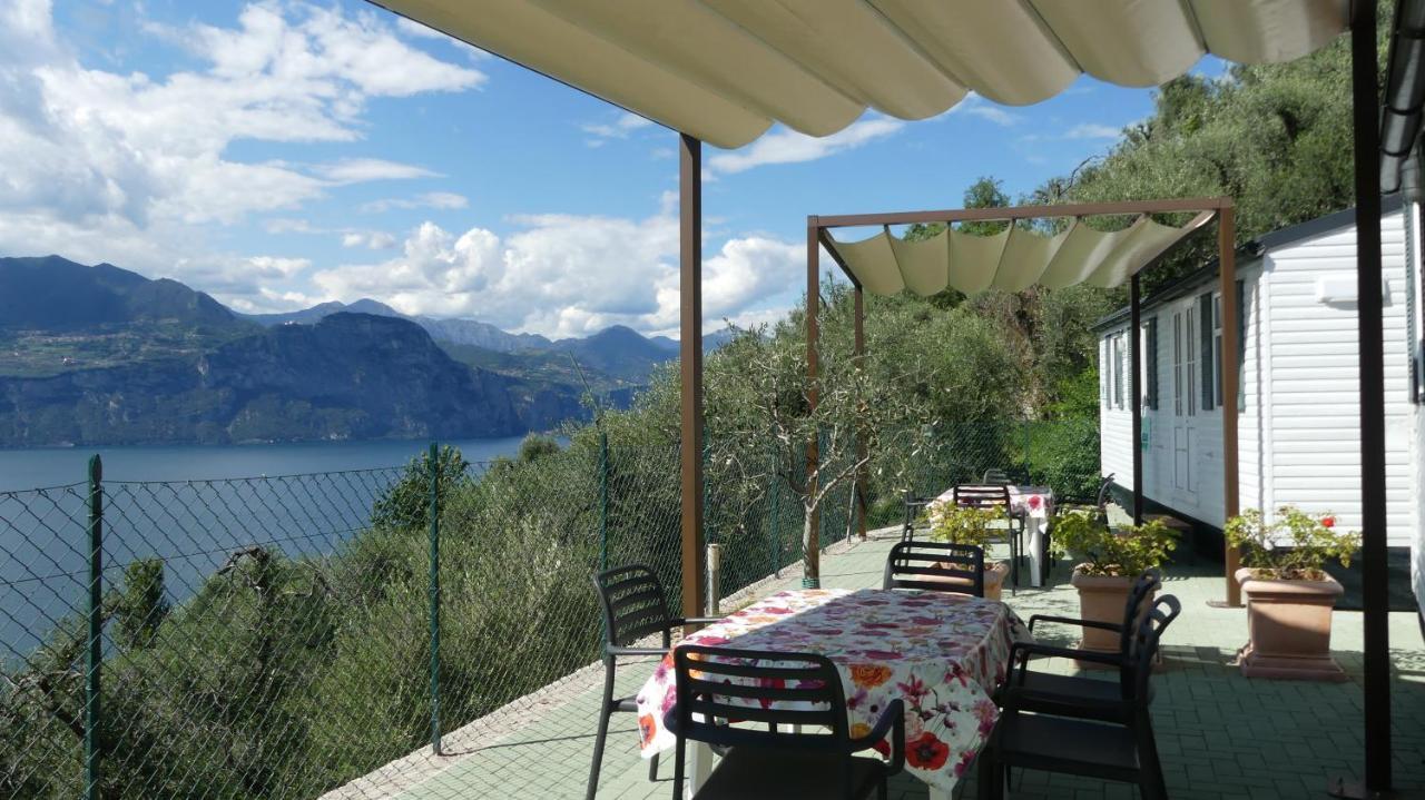 Agricampeggio Relax Maxicaravan Кастеллетто-ди-Бренцоне Экстерьер фото